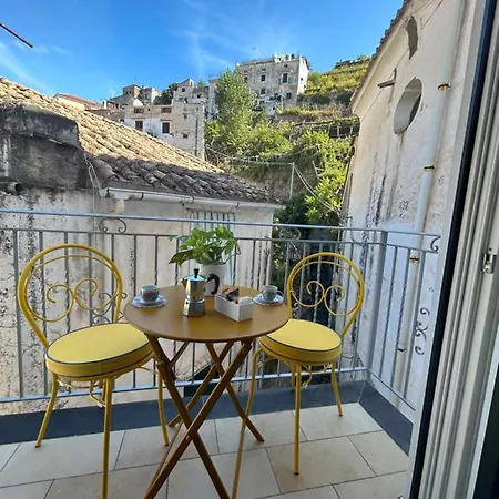 Alojamento de Acomodação e Pequeno-almoço Mirama' Maiori